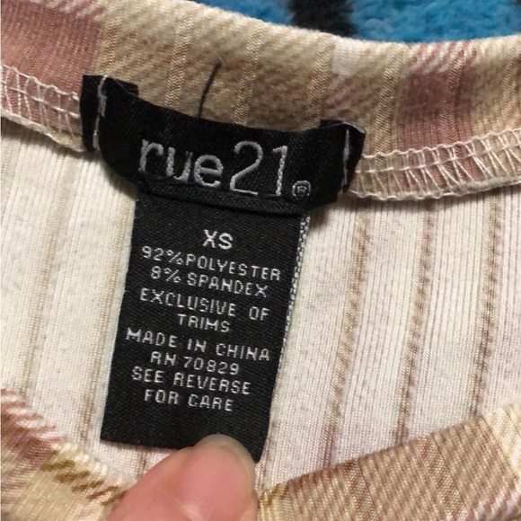 🔥 SOLD🔥Rue 21 pink plaid crop top - Picture 2 of 2